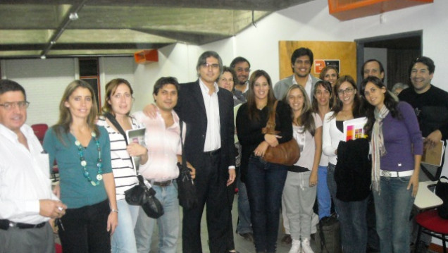 imagen Becan a alumnos de San Juan para que cursen maestría de la Facultad de Ciencias Políticas