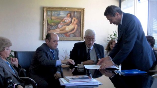 imagen Convenios con Universidad de Granada profundizan la internacionalización