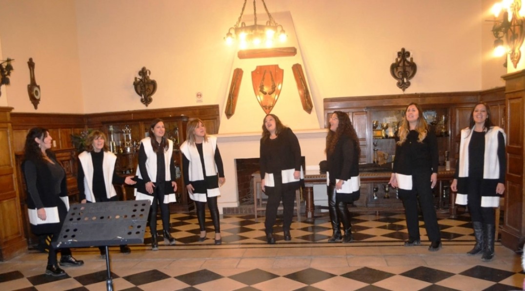 imagen El Coro de Cámara y NN Vocal se presentaron en el Club Gimnasia y Esgrima
