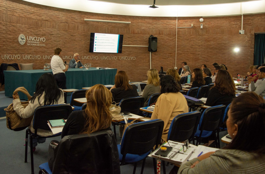 imagen Evaluación y Acreditación: agentes de universidades de Mendoza y otras provincias se capacitan en la UNCUYO