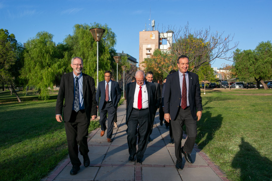 imagen La UNCUYO recibe la visita de la universidad más prestigiosa de Australia