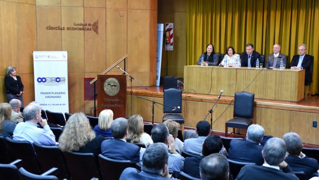 imagen Se reunieron decanos de Ciencias Económicas de todo el País