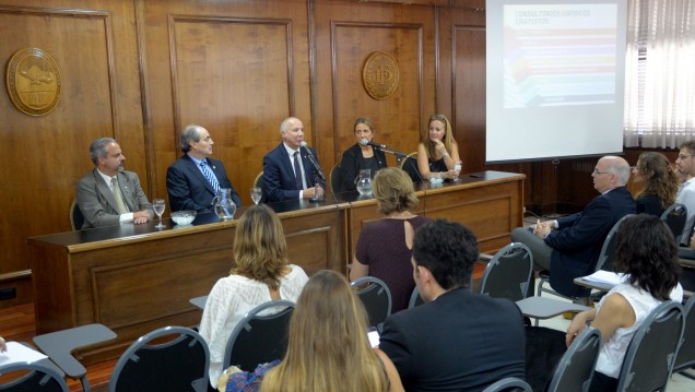 imagen Asesoran a mujeres víctimas de violencia de género