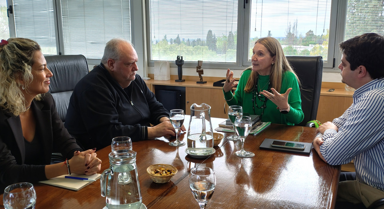 imagen Adriana García recibió al presidente de la Coviar
