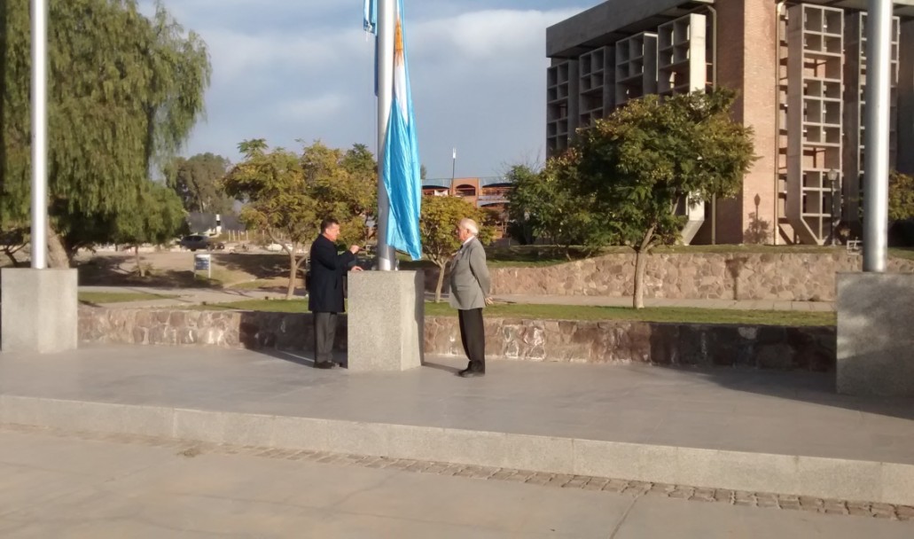 imagen Celebraron el Día de la Bandera