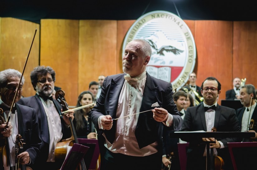 imagen Reconocido maestro argentino dirigirá a la Sinfónica en concierto