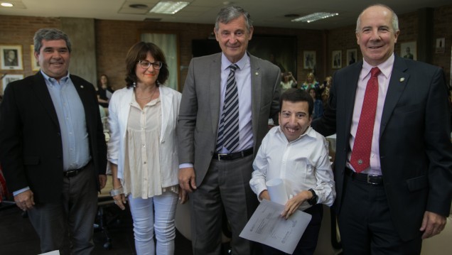 imagen Distinguirán por sus méritos excepcionales a estudiantes y graduados