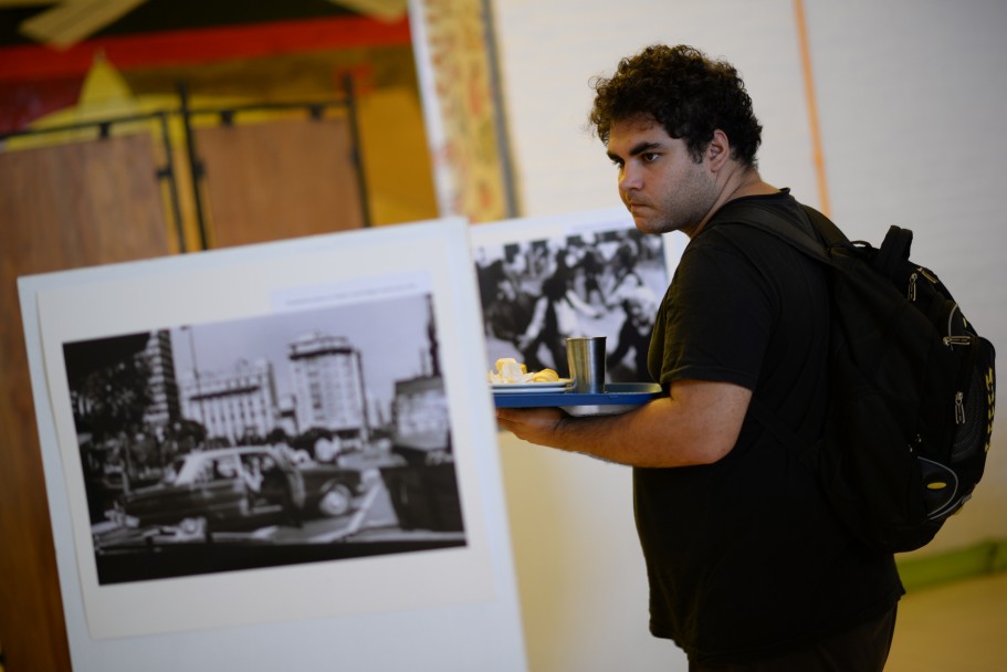 imagen Muestra fotográfica reconstruye los años de la dictadura
