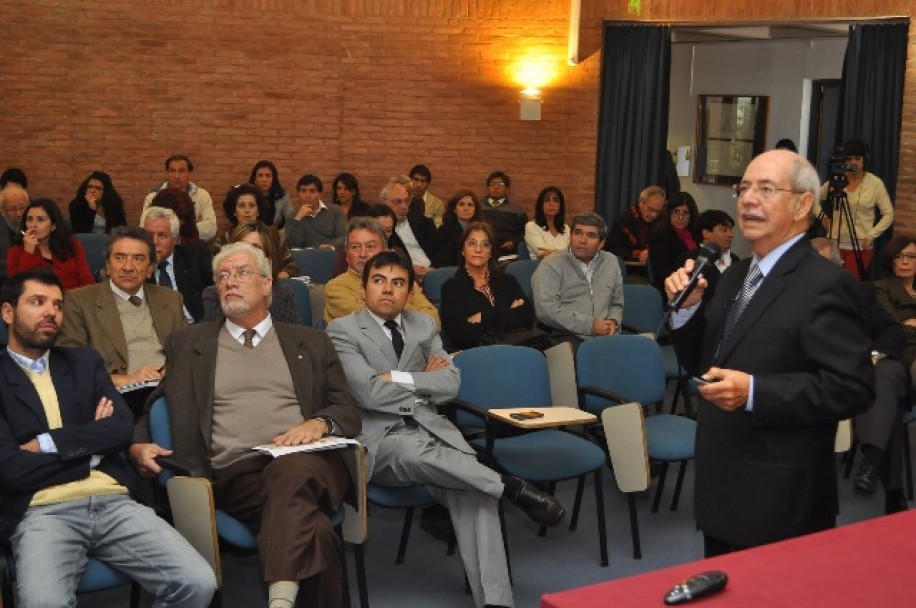 imagen Somoza y López Segrera coinciden en una Educación Superior con mirada propia y hacia el futuro