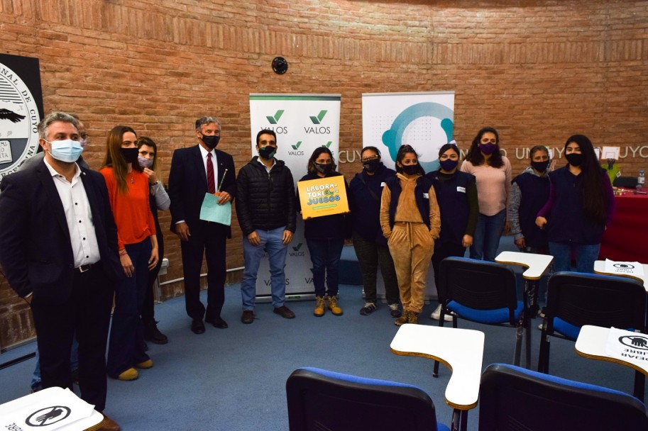 imagen UNCUYO y VALOS se unen para trabajar en el cuidado del ambiente