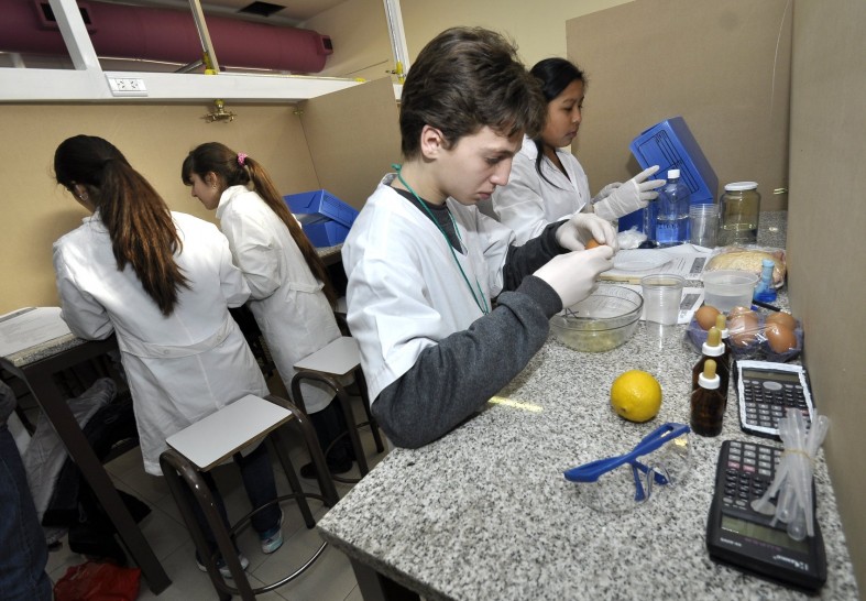imagen  Chicos de toda la Argentina participan de la Olimpíada de Ciencias Junior