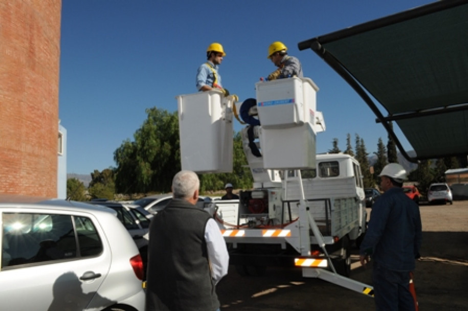 imagen Nuevo hidroelevador para concretar trabajos en altura 