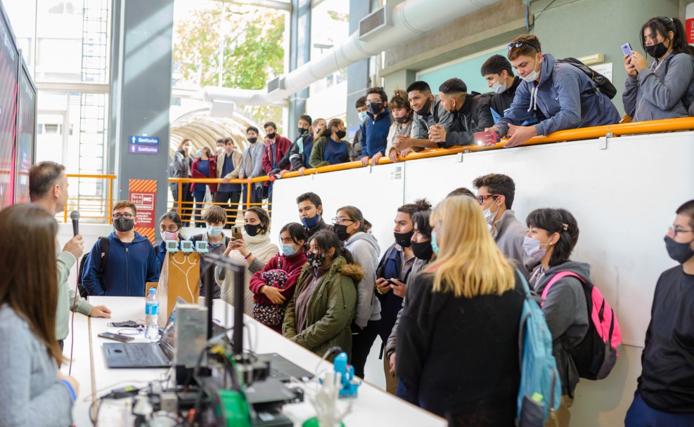 imagen Unos 1600 adolescentes vivieron la experiencia de "tocar la ciencia"