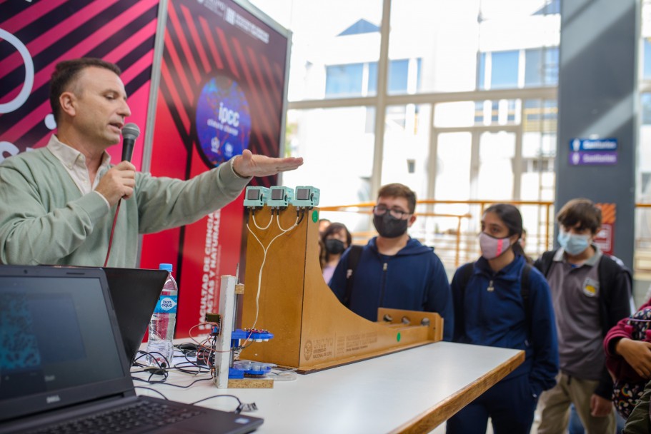 imagen Unos 1600 adolescentes vivieron la experiencia de "tocar la ciencia"