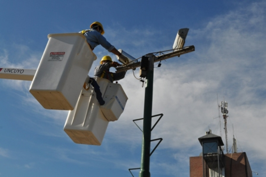 imagen Nuevo hidroelevador para concretar trabajos en altura 