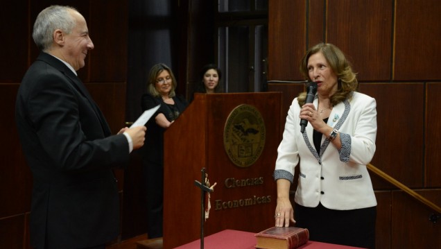 imagen Asumió la primera mujer decana en Ciencias Económicas