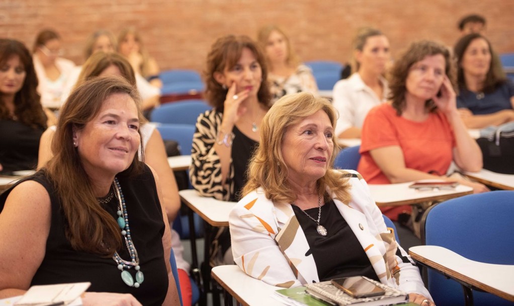 imagen Mujeres que "conquistan" caminos en ciencia y arte