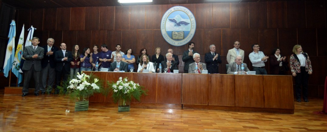 imagen Asumió la primera mujer decana en Ciencias Económicas