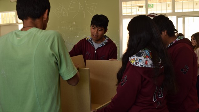 imagen Enseñan a construir hornos solares a estudiantes de Ugarteche