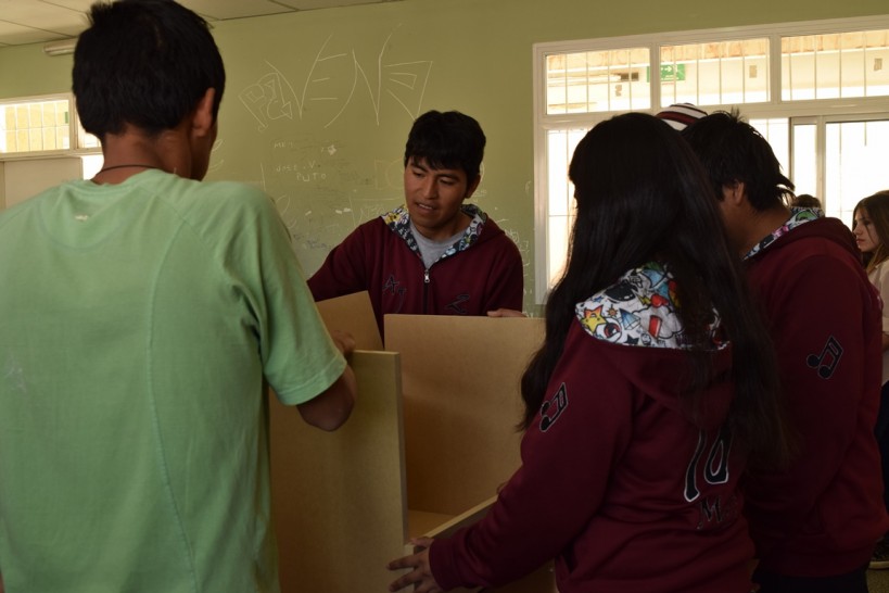 imagen Enseñan a construir hornos solares a estudiantes de Ugarteche