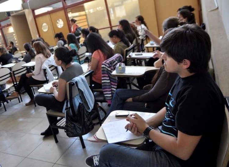 imagen Seleccionaron a 21 estudiantes para estudiar idiomas en institutos provinciales