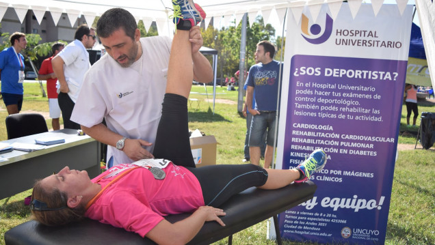 imagen Profesionales del Hospital atendieron a maratonistas 