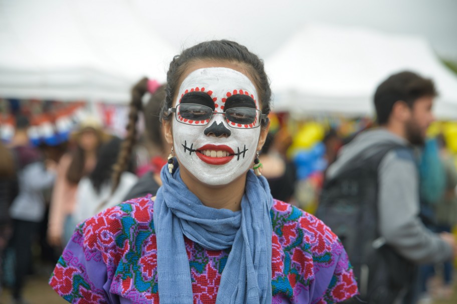 imagen Feria gastronómica y cultural copó la Plaza del Bicentenario