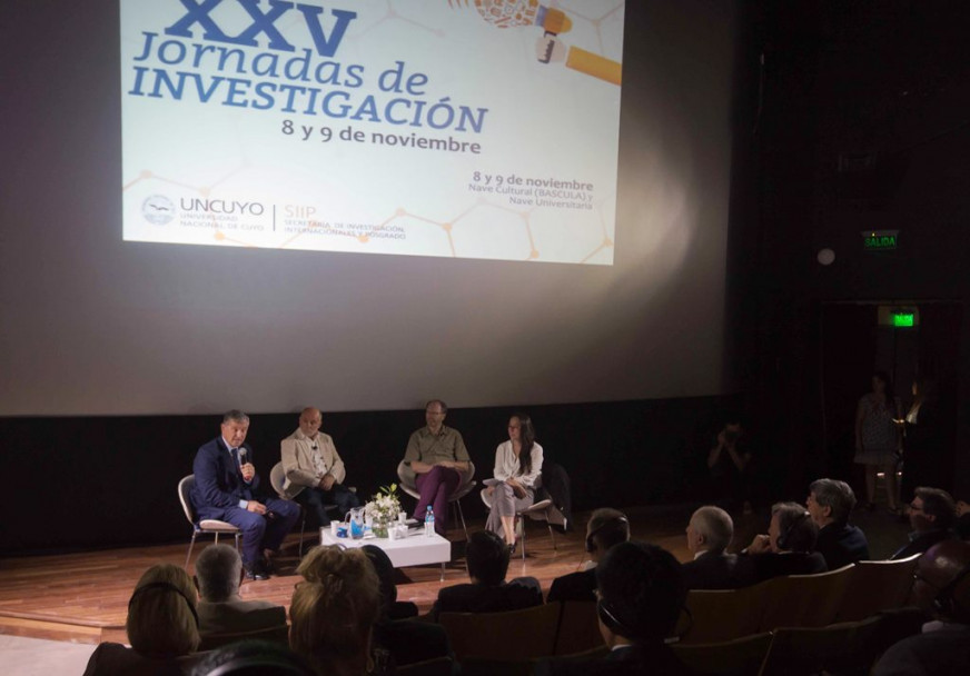 imagen Investigadores de la UNCuyo exhibieron sus proyectos científicos 