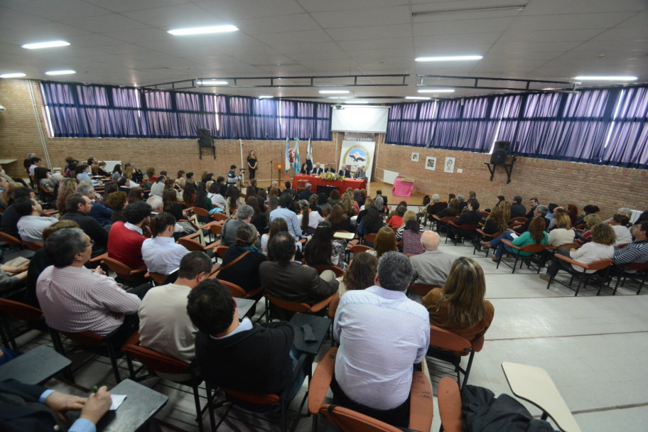 imagen "Vamos a imaginar colectivamente la Facultad que deseamos"