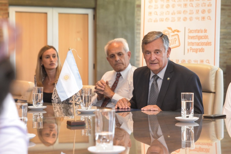 imagen Delegación ecuatoriana comienza programa doctoral en la Universidad