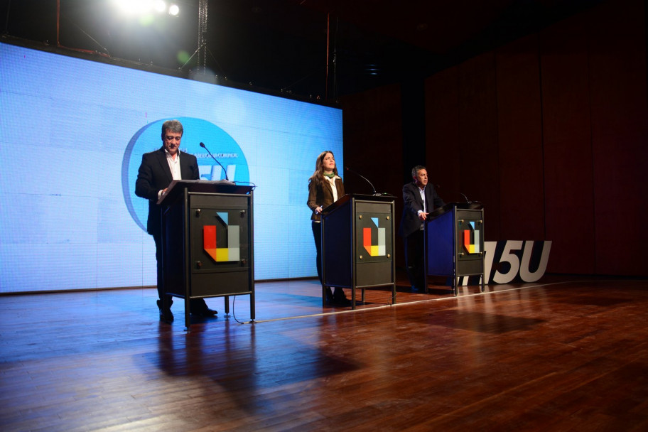 imagen El debate colmó la Nave Universitaria