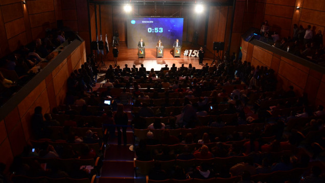 imagen El debate colmó la Nave Universitaria