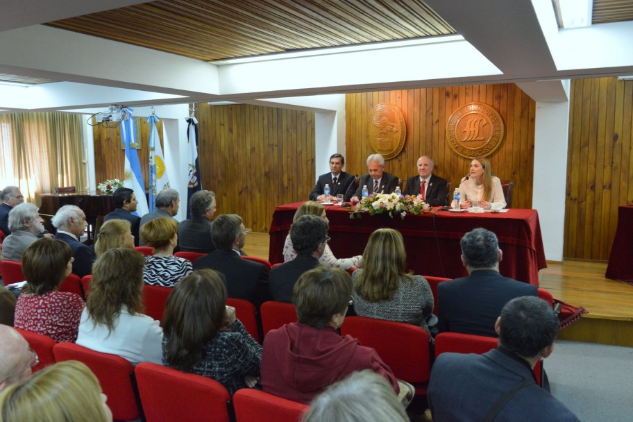 imagen "Debemos adecuarnos y adaptarnos a lo que la sociedad nos reclama y exige"