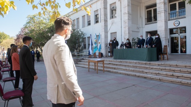 imagen El sistema de salud ahora cuenta con 106 profesionales que acaban de jurar