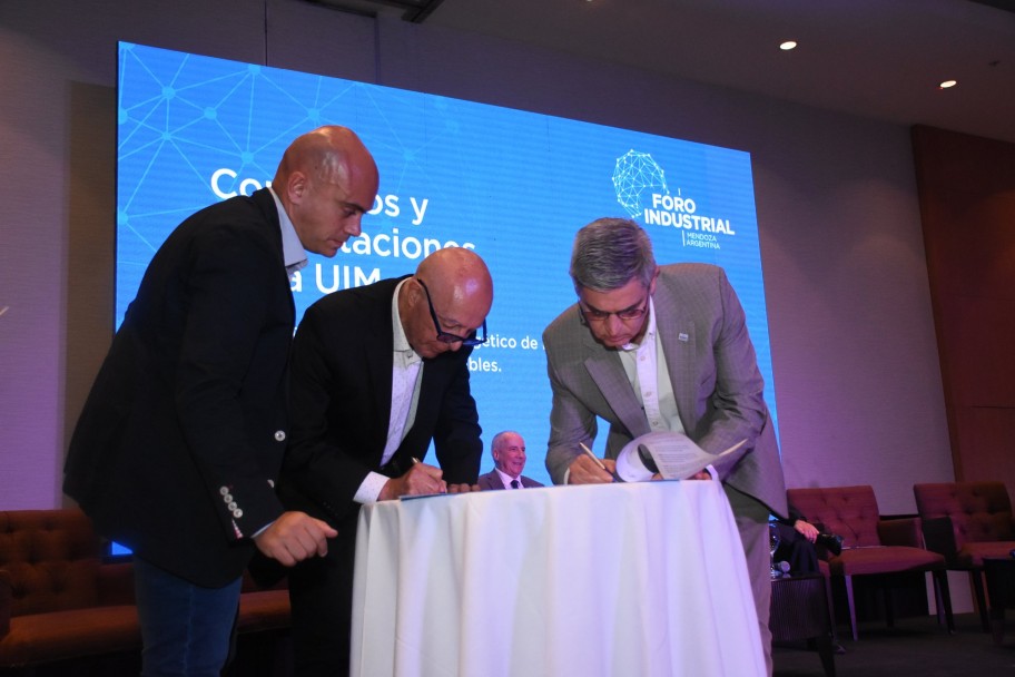 imagen La UNCuyo colaborará con la Unión Industrial de Mendoza en temas energéticos