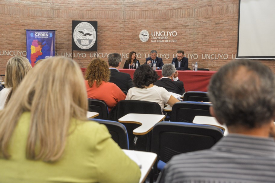 imagen El Consejo Regional de Educación Superior de Cuyo se reunió en la Universidad