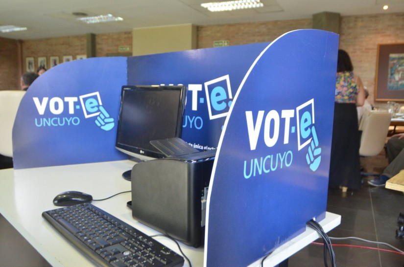 imagen Gobierno Nacional invitó a la UNCUYO a mostrar su sistema de voto electrónico