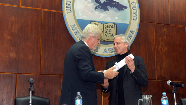 imagen Vicepresidente de Bolivia es Doctor Honoris Causa de la UNCuyo 