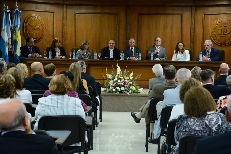 imagen Carlos Livellara, primer Profesor Emérito en Derecho