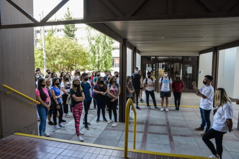 imagen Bienvenida a la UNCUYO: Estudiantes universitarios podrán ser anfitriones
