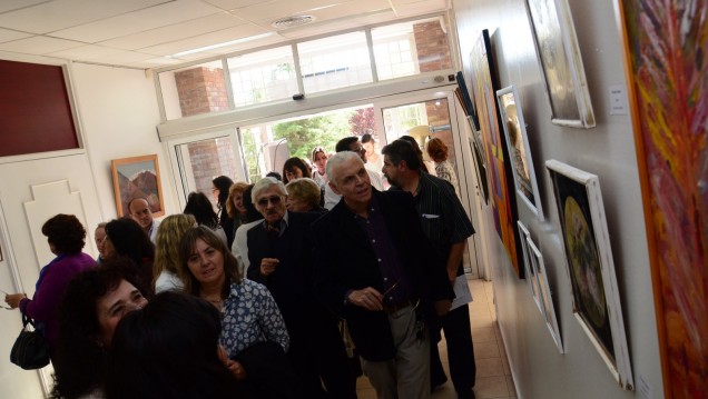 imagen Odontología inauguró un espacio de arte que revaloriza su historia