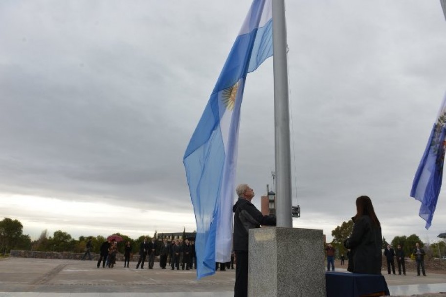 imagen Estrenaron la Plaza del Bicentenario para festejar un nuevo aniversario