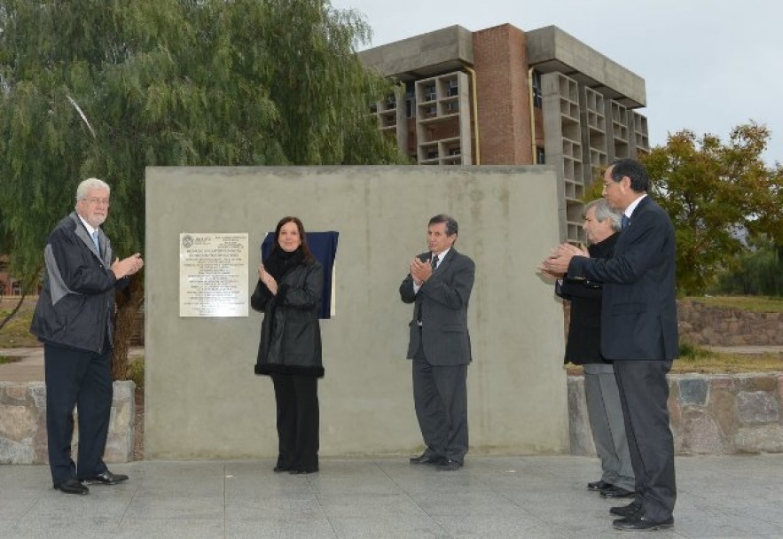 imagen Estrenaron la Plaza del Bicentenario para festejar un nuevo aniversario