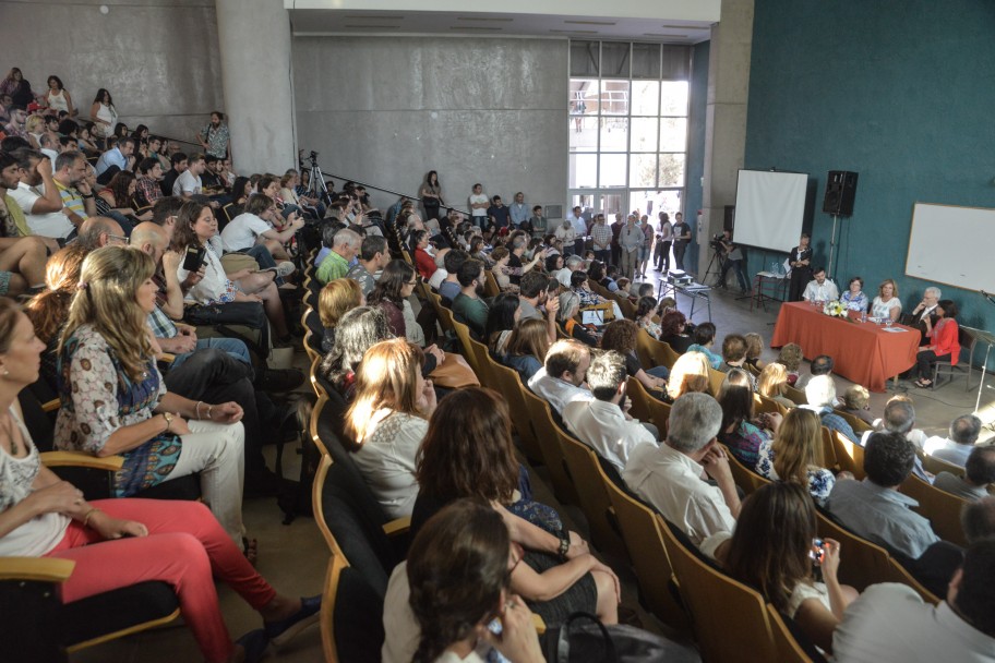 imagen Honoris Causa para Enrique Dussel precursor de la Filosofía de la Liberación