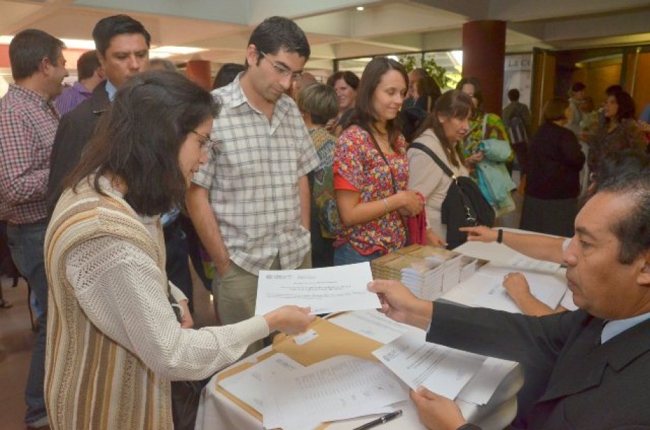 imagen Entregaron 107 becas de estudio de posgrado y posdoctoral a personal de la UNCuyo