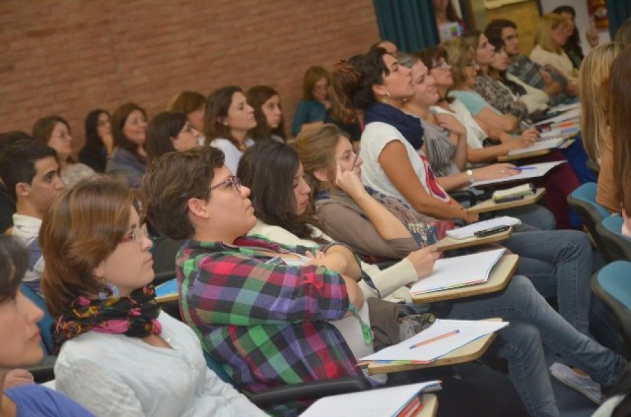 imagen Pensar la tutoría como práctica formadora del estudiante 