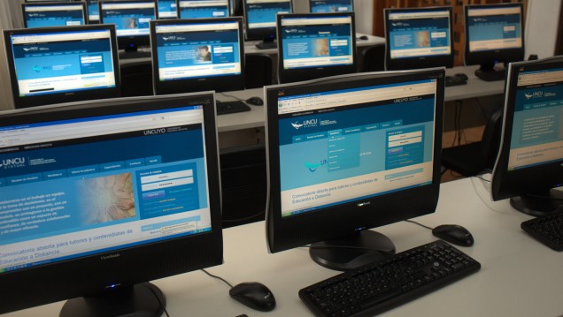 imagen Carrera a distancia de la UNCuyo como modelo para universidades del país