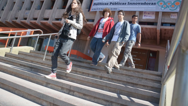imagen Anotan en plataforma digital para Doctorado en Ciencias Sociales