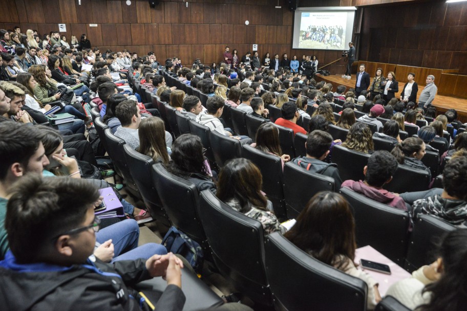 imagen Más de seiscientos estudiantes sumarán la actividad física como materia 