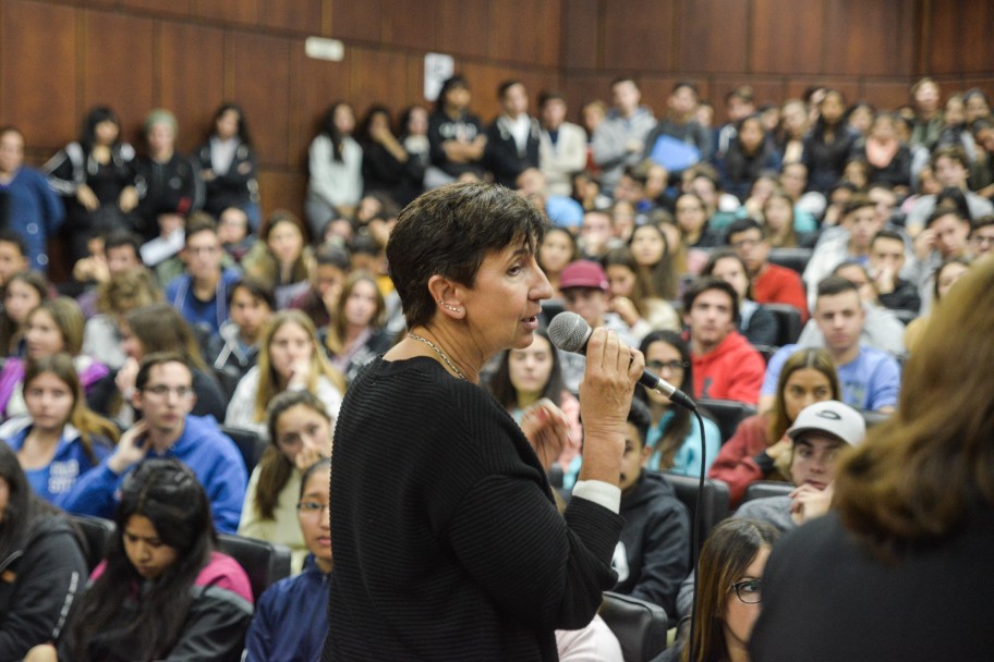 imagen Más de seiscientos estudiantes sumarán la actividad física como materia 